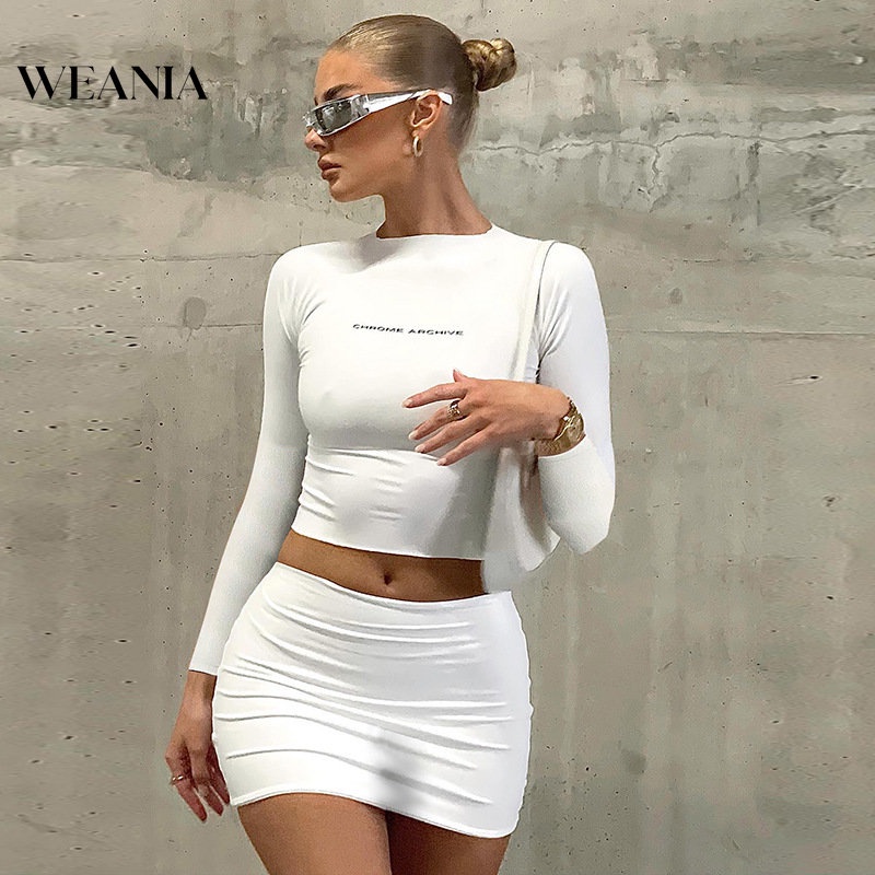 Set Đồ 2 Món Gồm Áo Thun Crop Top Tay Dài In Chữ + Chân Váy Mini Cho Nữ