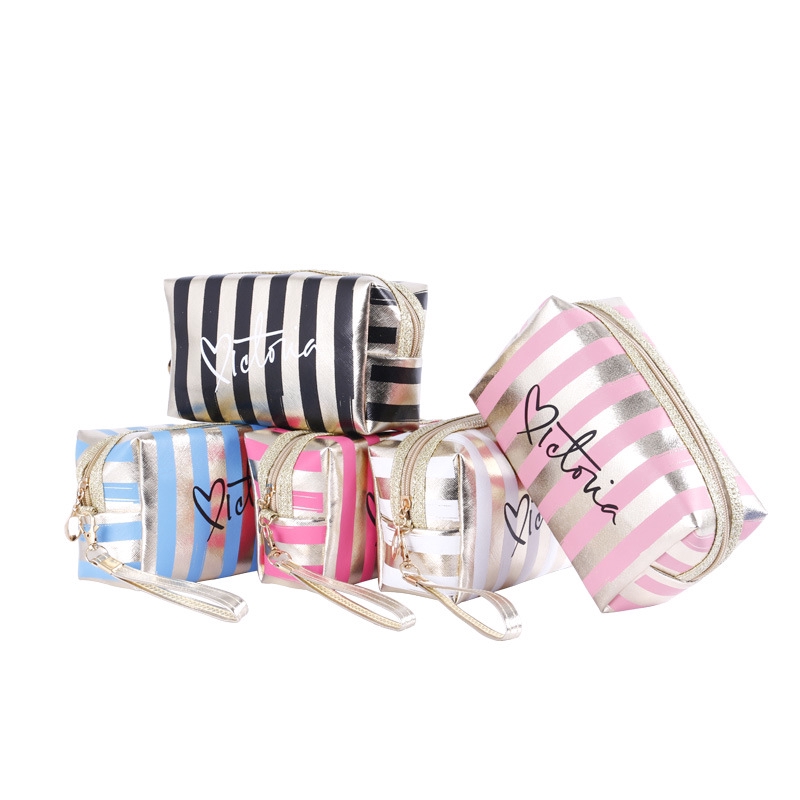 Fashion plaid pattern cosmetic bag