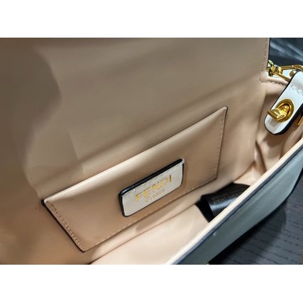FENDI Túi Thể Thao Đeo Vai Cỡ Lớn Thời Trang Cho Nữ
