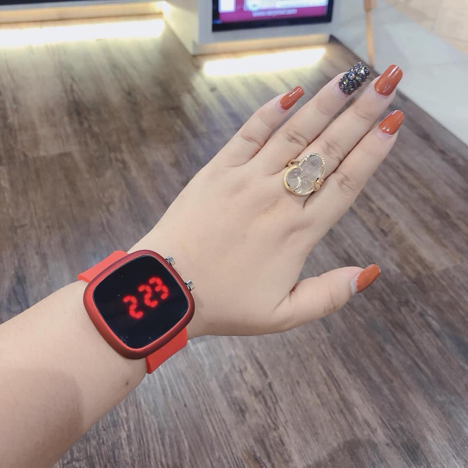 Đồng hồ Led Watch