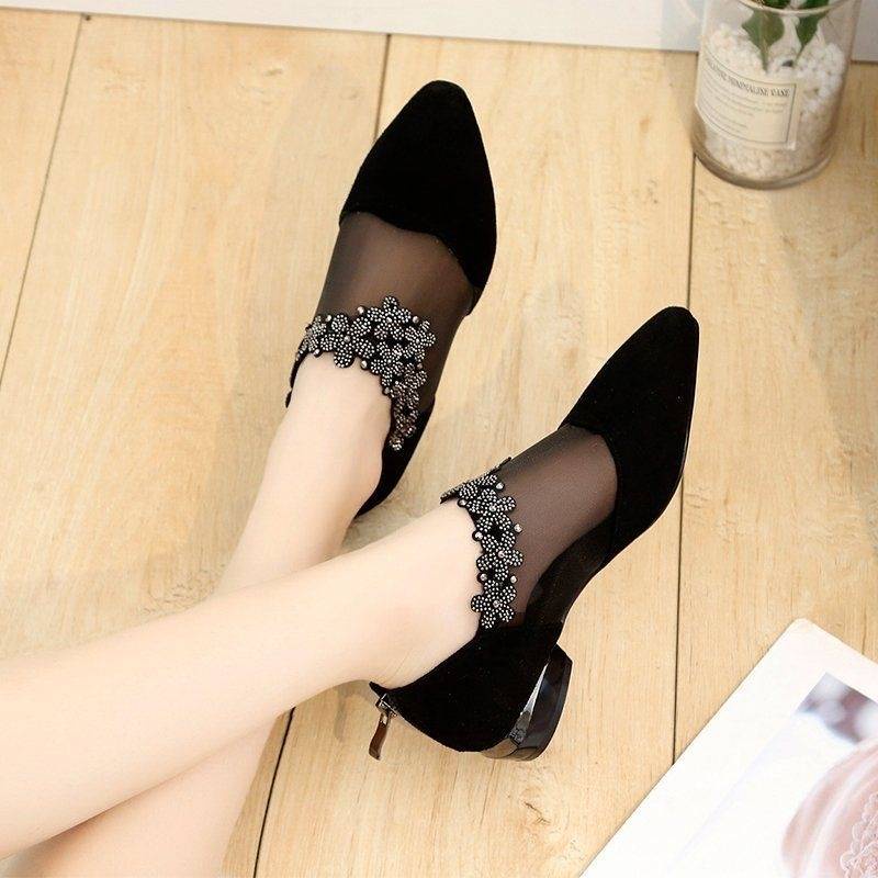 Dép của phụ nữ. Giày Búp Bê Lưới Rỗng Đế Bằng Đính Đá Kiểu Mới size Lớn Thời Trang Mùa Hè Cho Nữ 2022