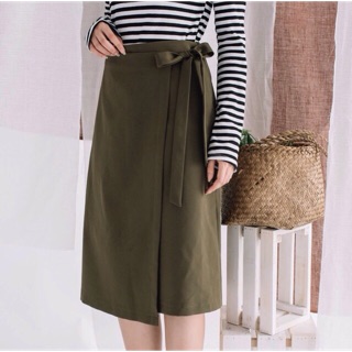 Chân váy chữ A vạt chéo thắt nơ