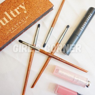 Cọ Nhấn Đuôi Mắt Makeup Forever 212