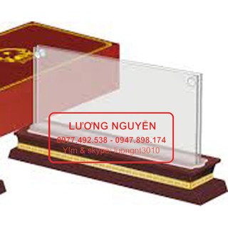 Biển tên chức danh để bàn mica đế gỗ