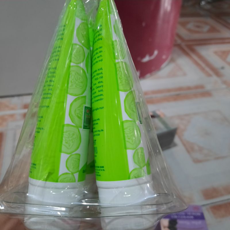 Sữa rửa mặt Oly HT ngăn ngừa mụn