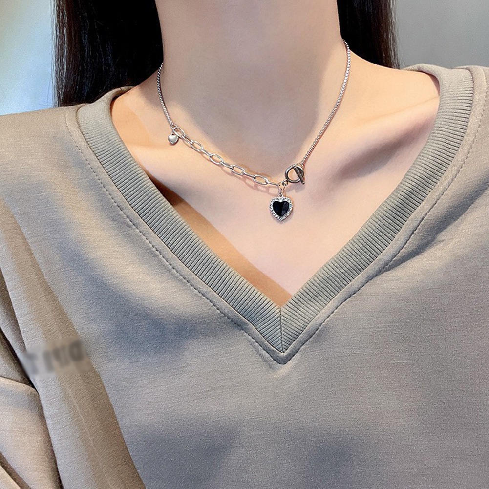 Vòng cổ Mặt Trái Tim Màu Đen