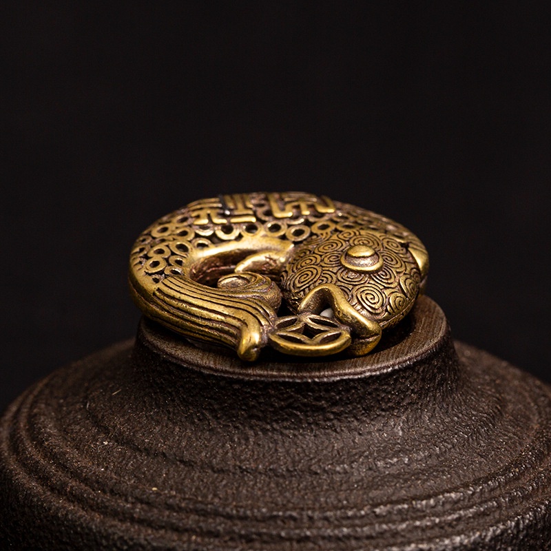 Mặt dây móc khóa hình cá bằng đồng thau kiểu dáng cổ điển