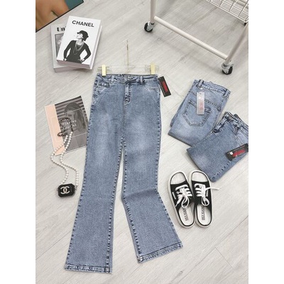 Quần Jeans bò loe xanh nhạt may gấu mới
