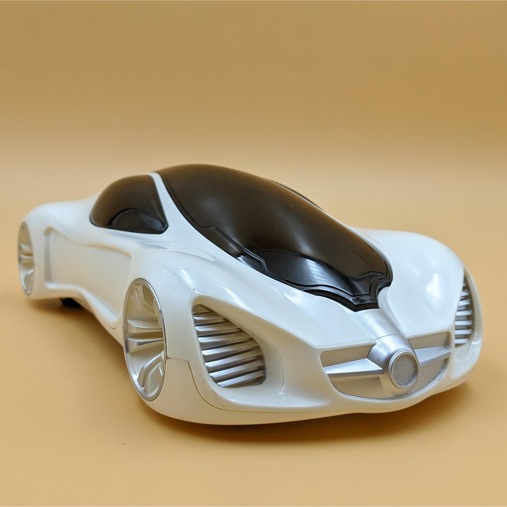 Siêu xe nhào lộn 360 độ điều khiển bằng vô lăng