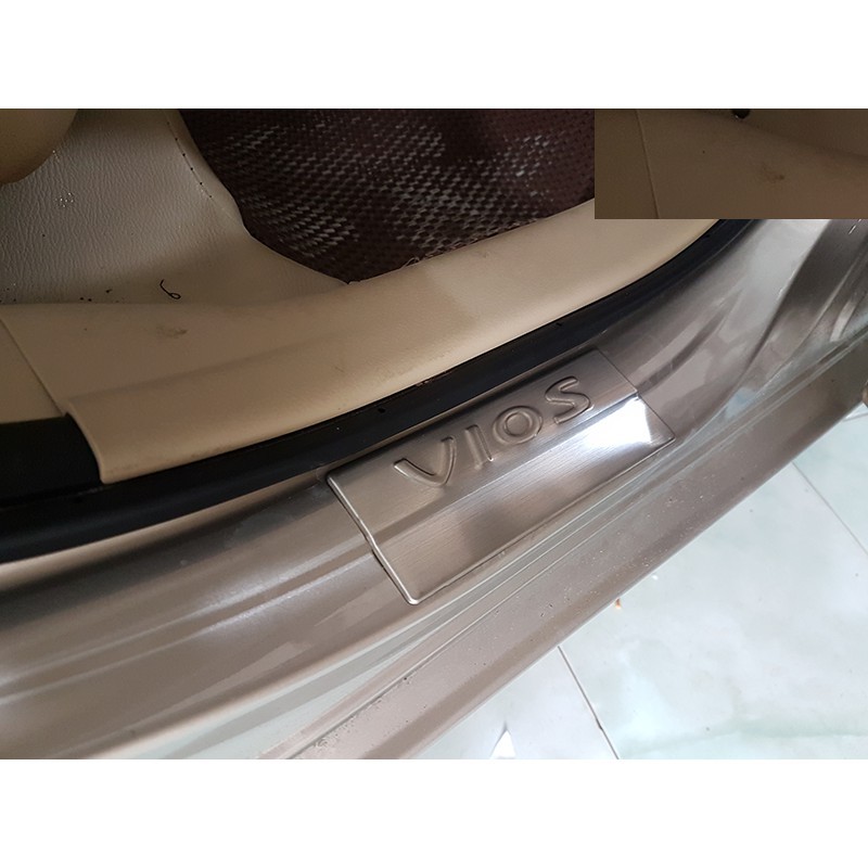 VIOS,Bộ 4 ốp Bậc ngoài VIOS 2014-2019 mẫu inox