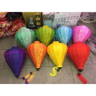 Lồng đèn vải gấm củ tỏi có đủ các size 30cm/ 35cm /40cm/ 45cm