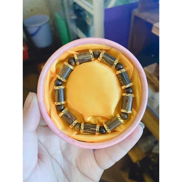 Những Mẫu Trầm Hương Bọc Vàng óng