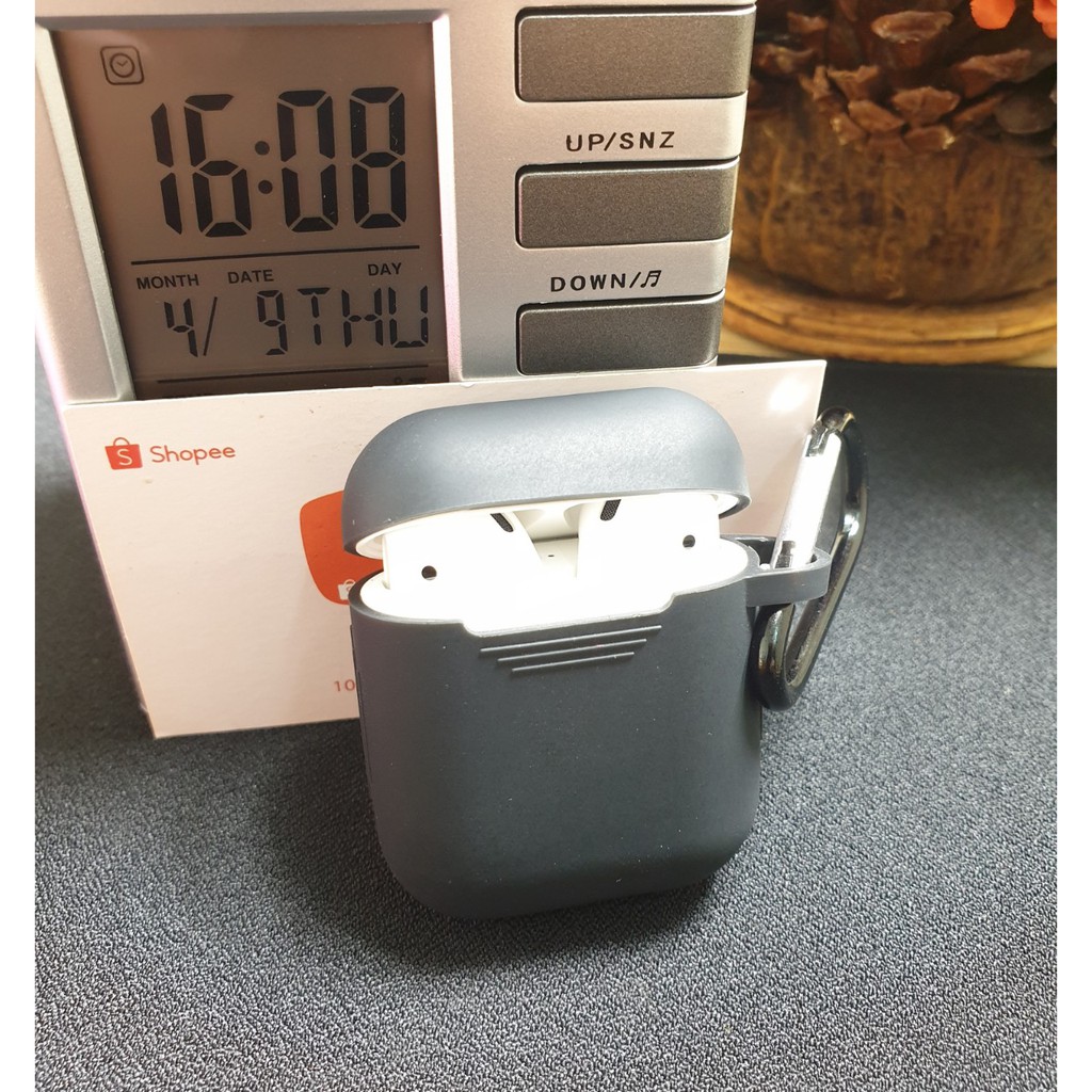 Case Silicon cho Apple Airpods 2 kèm móc kim loại