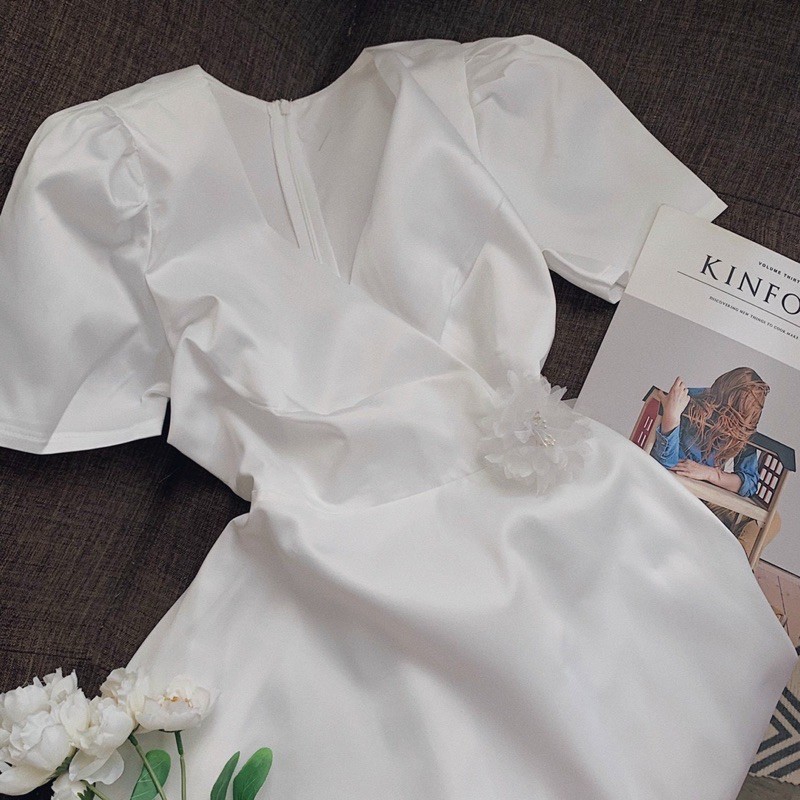 ĐẦM MIDI GẮN HOA BÊN CHÉO NGỰC