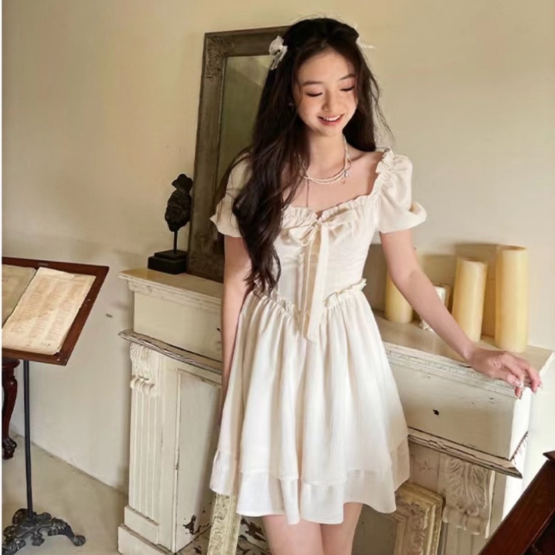 Đầm Perty tay phồng dáng ngắn thời trang Hàn Quốc cho nữ