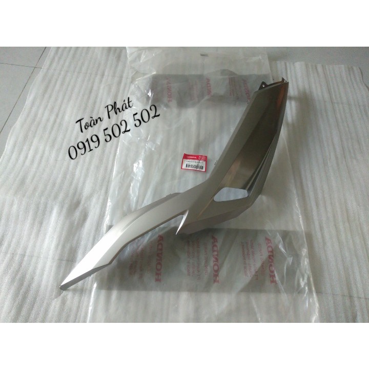 LƯỜN DƯỚI - BỤNG BỢ GẦM MÀU BẠC BÊN PHẢI - 64350K59A70ZF - VARIO 125/150 2019 CHÍNH HÃNG HONDA INDONESIA