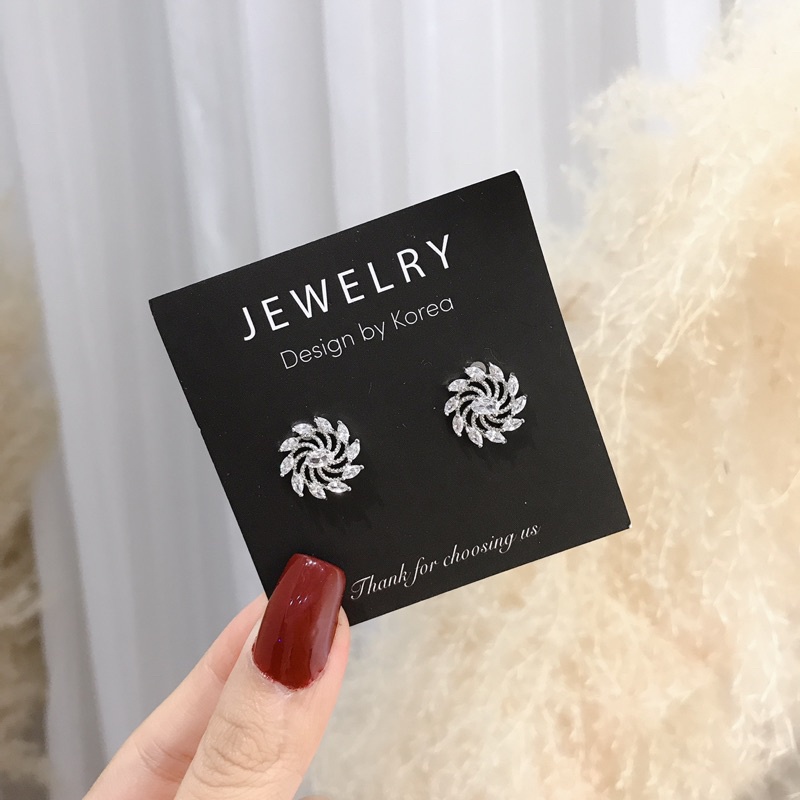 Bông tai tròn - vuông gắn đá sang chảnh