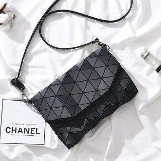 TÚI ĐEO CHÉO NỮ CÔNG SỞ, TÚI XÁCH NỮ SANG TRỌNG CÁ TÍNH 2 MÀU ĐỎ ĐEN