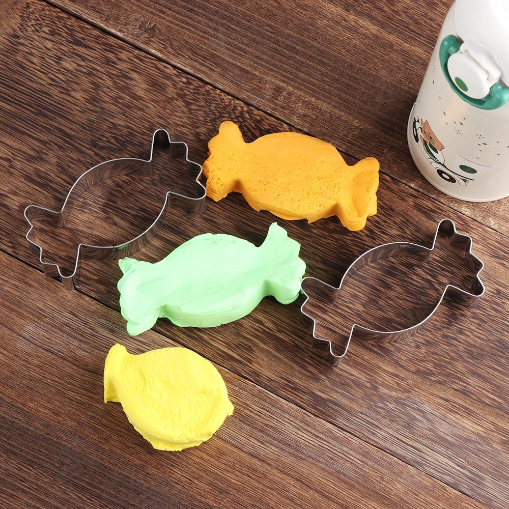 Set 1 / 2 Khuôn Cắt Tạo Hình Trang Trí Bánh Bằng Thép Không Gỉ