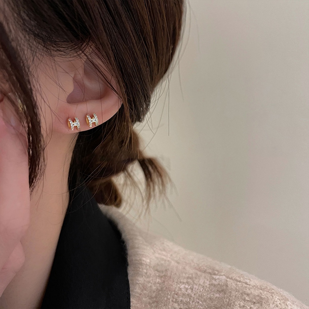 Khuyên Tai Chữ H Đính Đá Zircon Đơn Giản Tinh Tế Không Cần Dùng Để Lấy Khuyên Tai Khi Ngủ