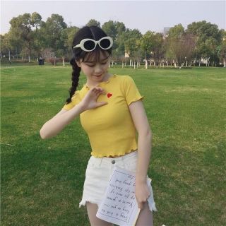 Áo thêu cuốn biên
