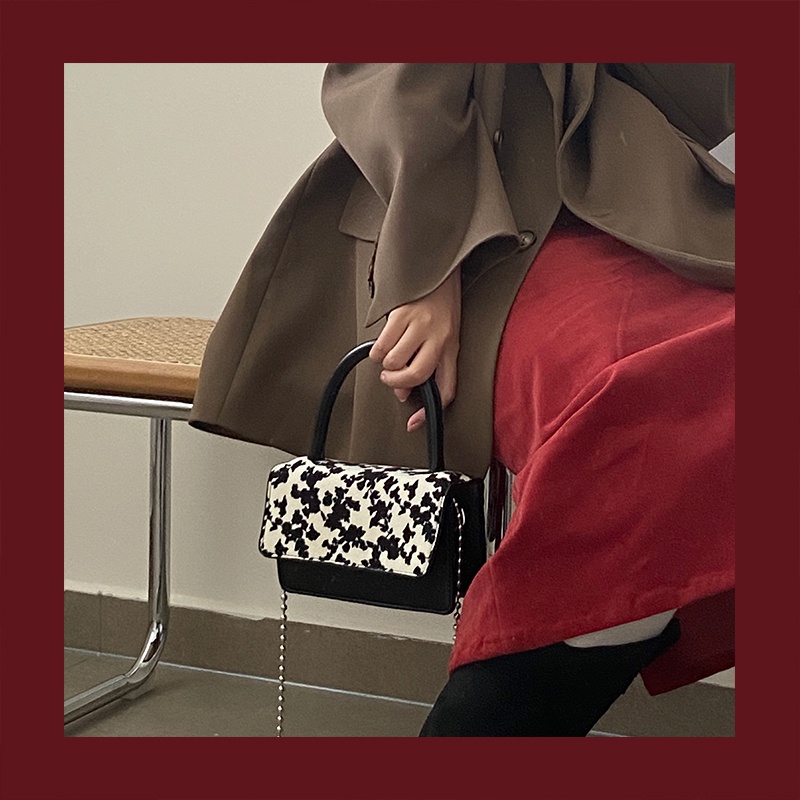 Túi Đeo Chéo Nắp Gập Phối Dây Xích Họa Tiết Hoa Phong Cách Cổ Điển Dễ Thương Dành Cho Nữ