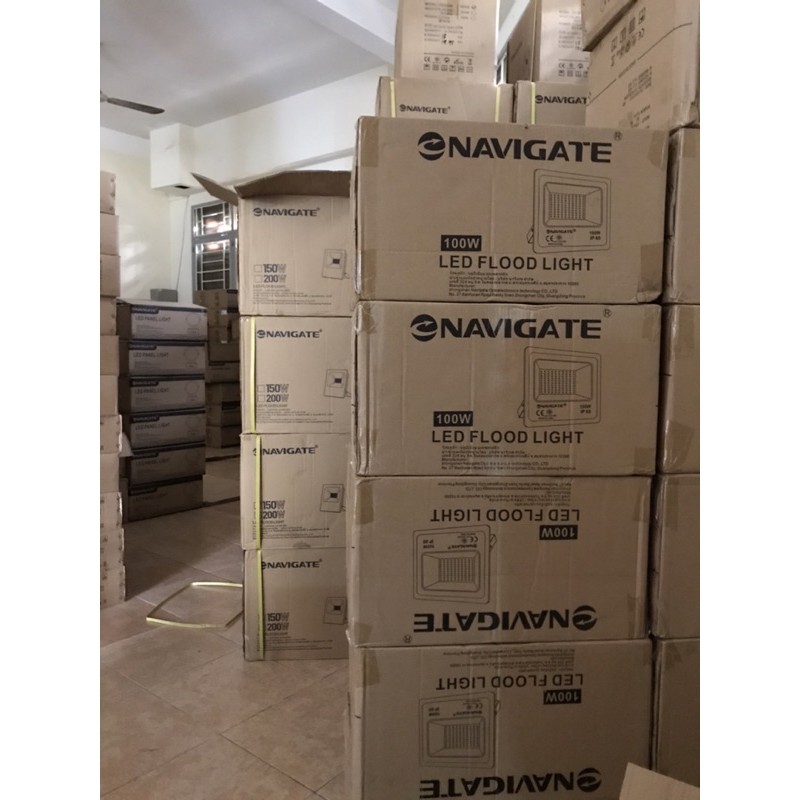 Đèn pha led 100W vỏ nhôm đúc dày bản cao cấp chuyên công trình ngoài trời, trang trí, sân thi đấu thể thao