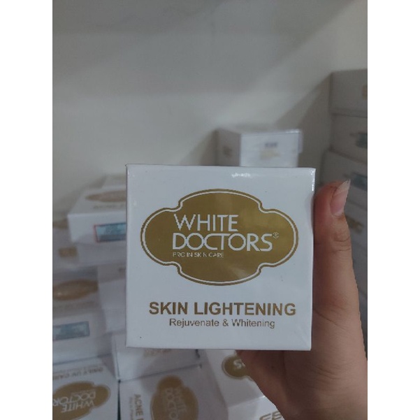 WHITE DOCTOR LÃO HÓA DƯỠNG TRẮNG DA 40G