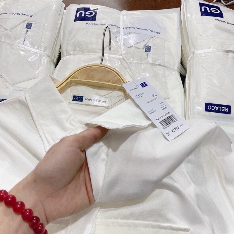 ÁO SƠ MI TRẮNG CỘC TAY TÚI NẮP MS10028