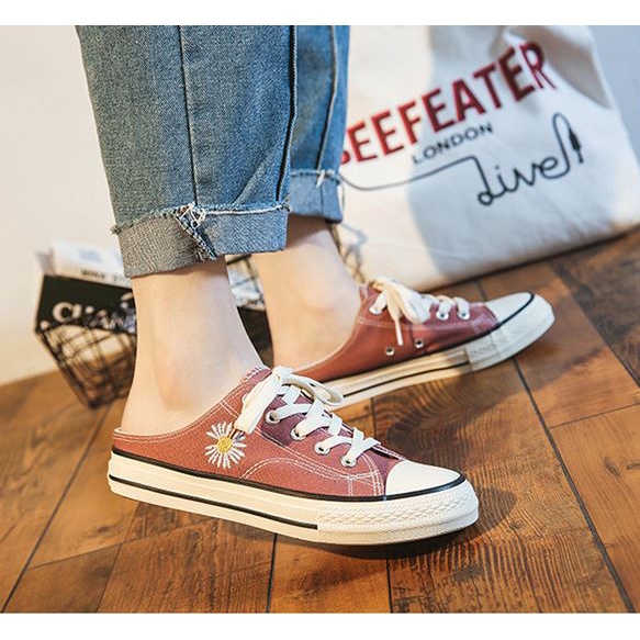 Giày Sục Thể Thao Nữ Women's Story thêu hoa cúc , Sục Nữ bata đạp gót đế bánh mì 3cm