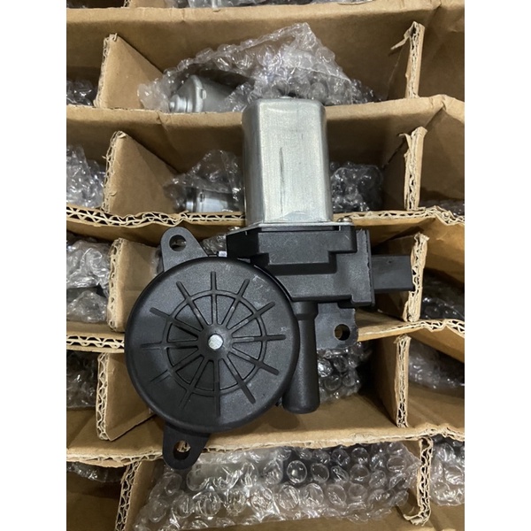 Mô tơ lên xuống kính  Mazda2, Mazda3, Mazda CX5 2014-2019