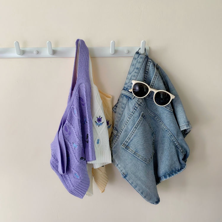 Áo croptop Dệt Kim Sát Nách Dáng Ôm Thêu Họa Tiết Thời Trang Mùa Hè Cho Nữ