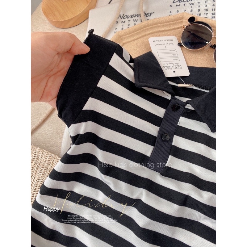 Váy sọc kẻ ngang cổ bẻ đen bé gái