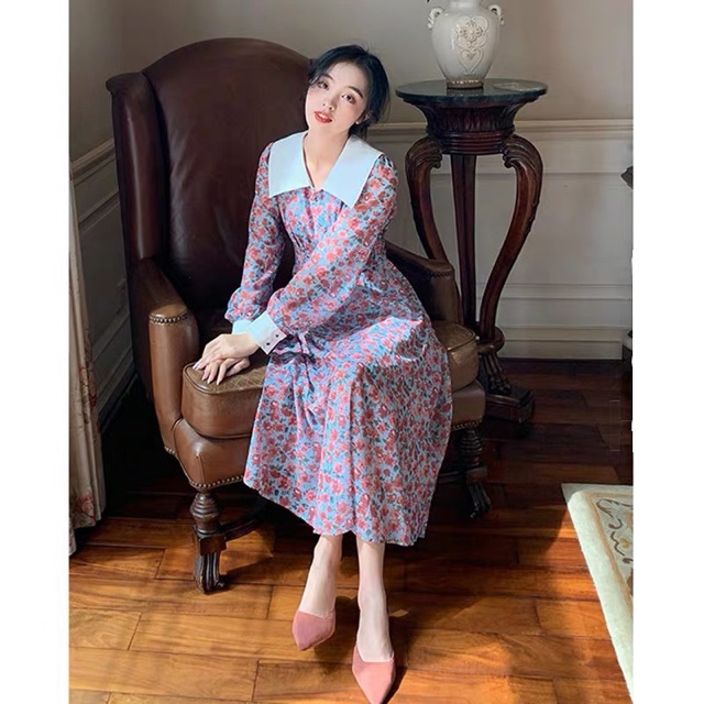 ĐẦM HOA CỔ TAY BẢNG REN TRẮNG