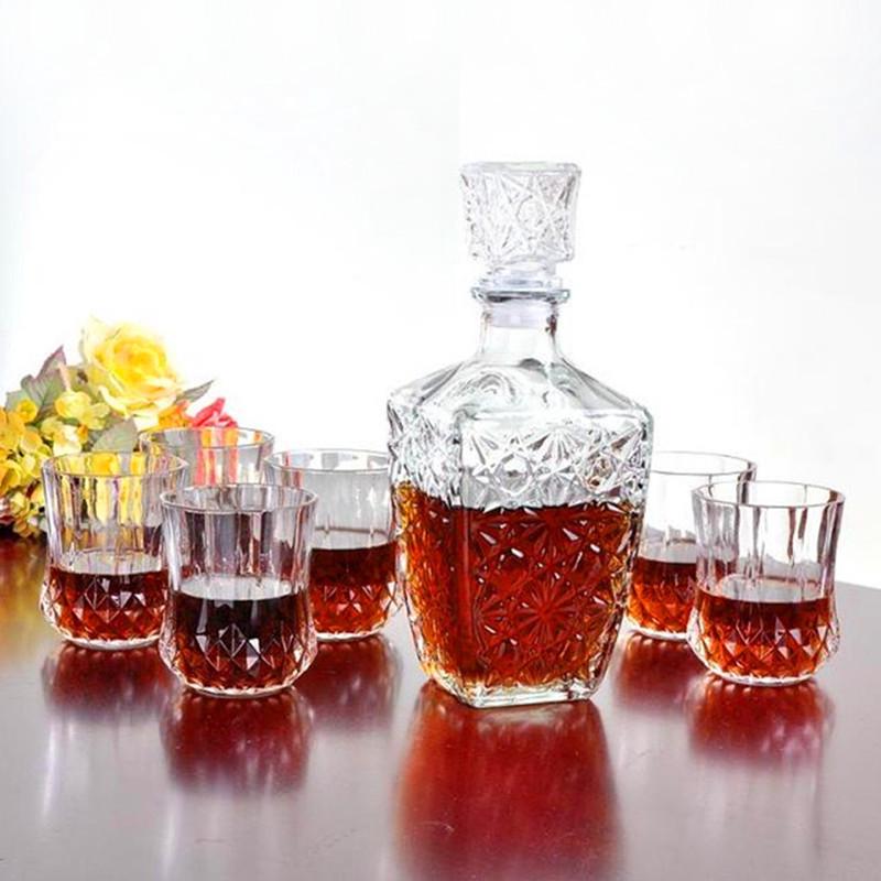 Bình rượu thuỷ tinh 500ml mẫu chai vuông hoa văn nổi sang trọng