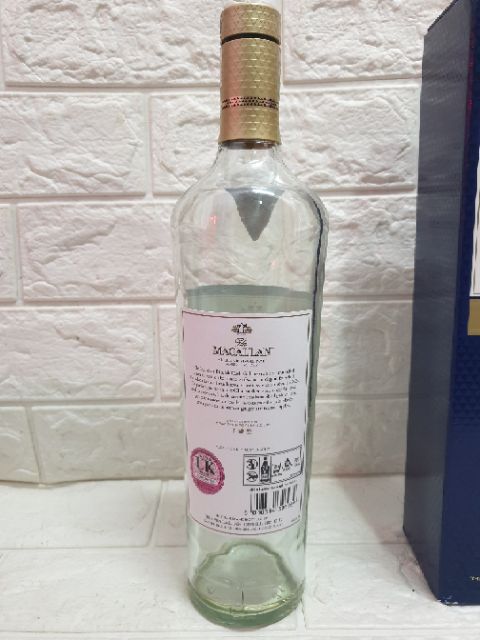 Vỏ chai rượu ngoại Macalan Gold  dùng cho trang trí nhà cửa quầy bar phòng trà phòng khách.tủ kệ giá quầy hàng trang trí