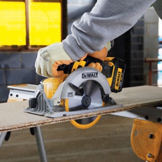 MÁY CƯA DEWALT DCS391N
