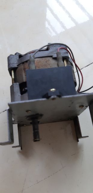 Motor giảm tốc AC 220v nhông sắt