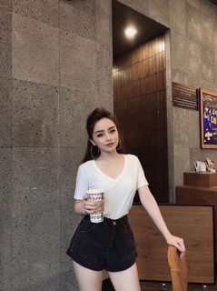 Áo phông cổ tim