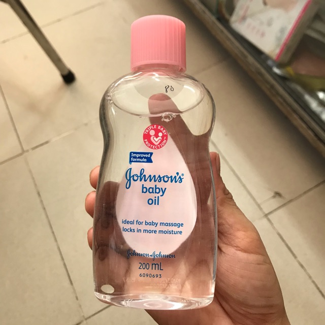 Dầu massage và dưỡng ẩm Johnson Baby Oil 200ml