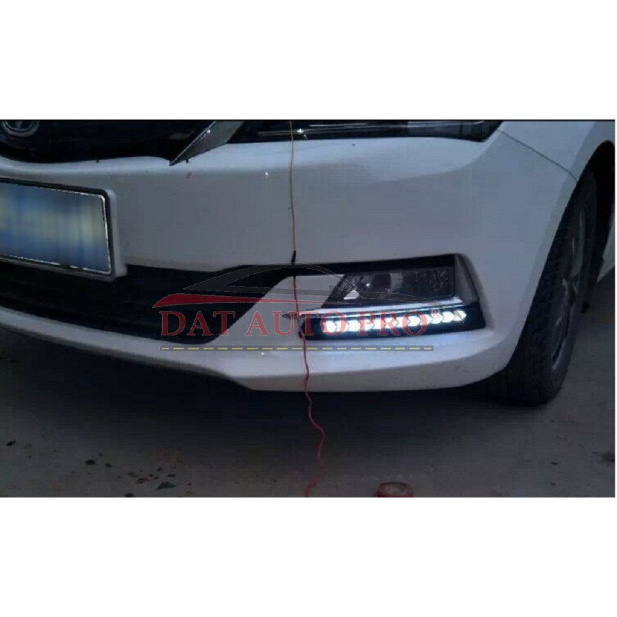 Bộ 2 Led daylight 6led sport có xinhan chạy đuổi nhau dùng cho oto.