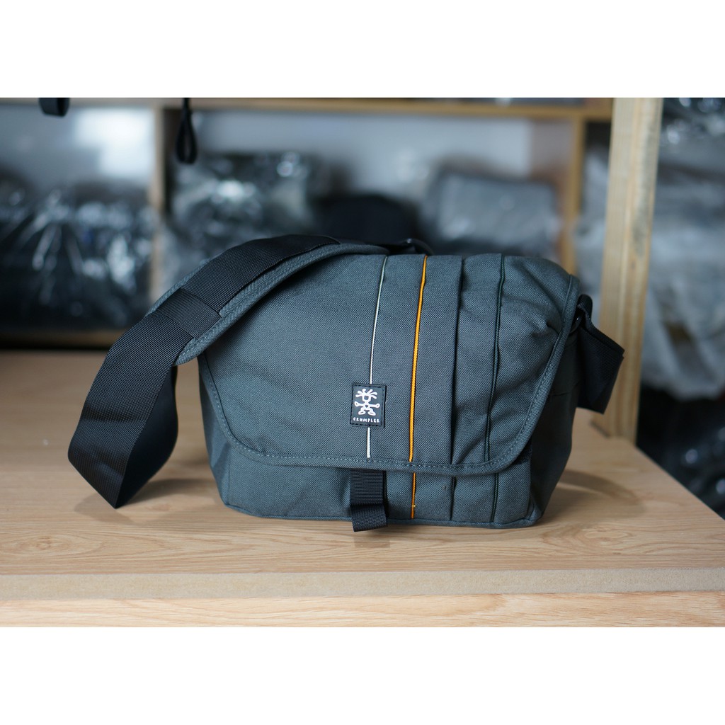 Túi máy ảnh Crumpler Jackpack 4000 màu xanh rêu- Hình thật