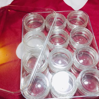 Hộp nhựa đựng đá, mi fan( chứa 12 ô tròn nhỏ )