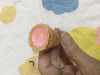 Bánh ốc quế nhân kem