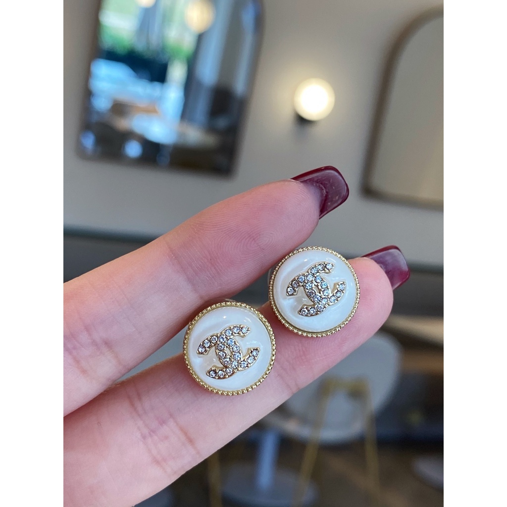 Dây Chuyền Hai Màu Trắng Đen Đính Nút Tròn Và Bông Tai Phong Cách Mới