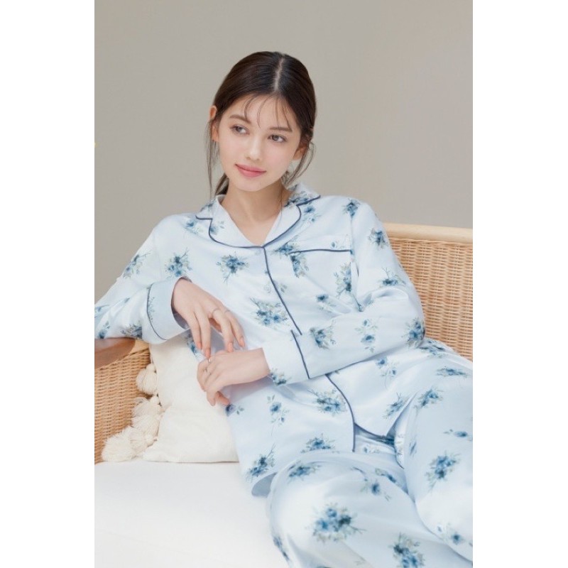 Bộ quần áo dài pyjama nữ in hình hoa nhí dễ thương của GU - Nhật Bản