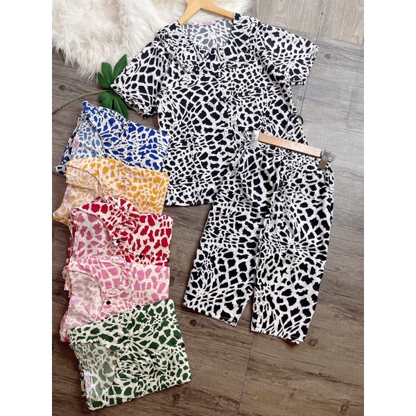 Set Đồ Bộ Lửng Lụa Hàn bò sữa cổ sen xinh (ảnh thật khách mặc ở cuối)