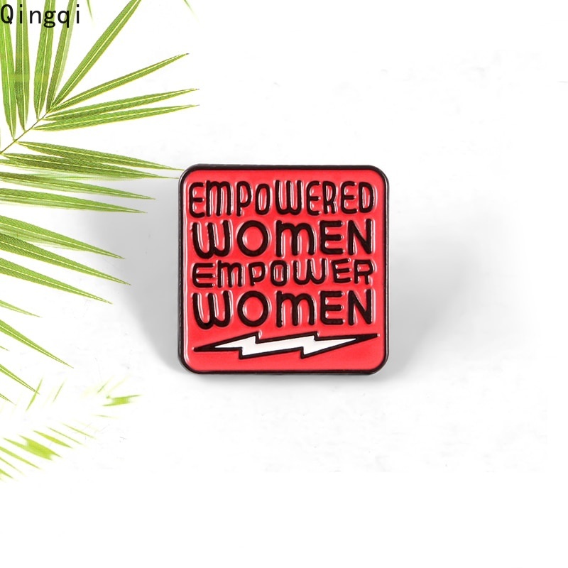 Huy hiệu cài áo MISS ZOE in chữ tùy chọn tráng men