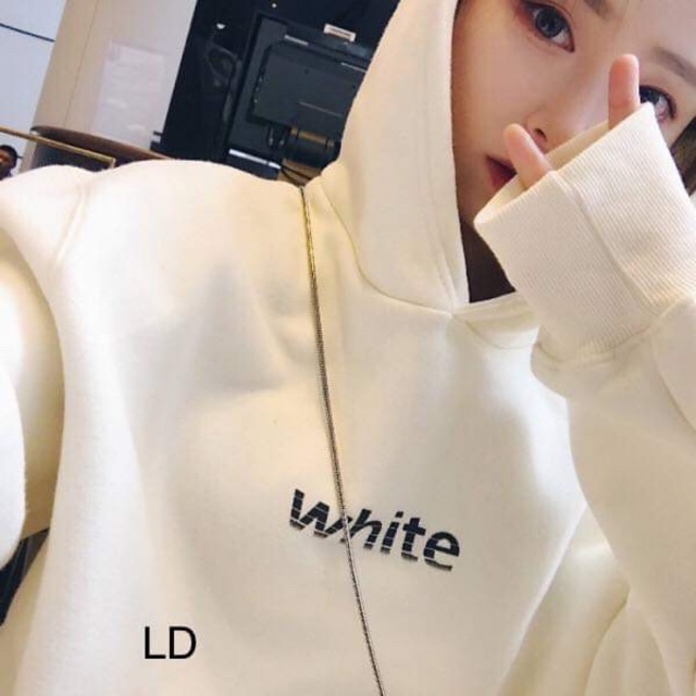 Áo hoodie White chữ To Be in lưng LDU1019