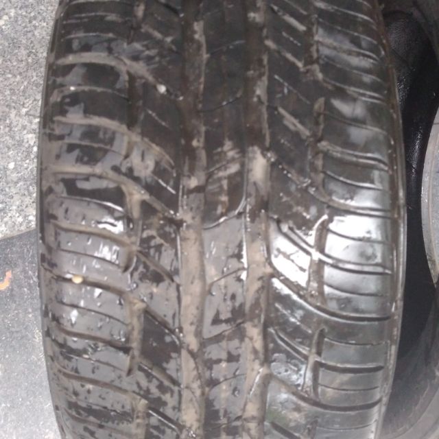 Lốp ô tô siêu lướt 195/55/15 bfgoodrick lắp mazda premacy